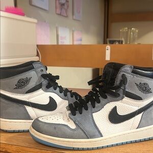 Nike Air Jordan Retro High in Gray and Black